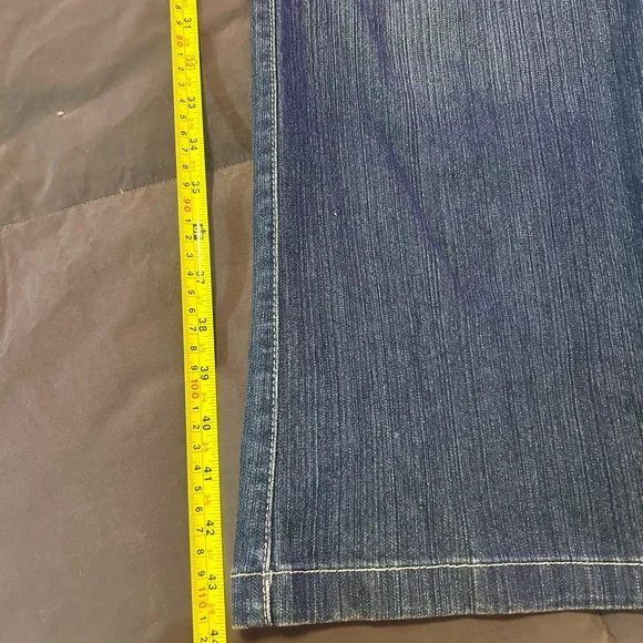 Gloria Vanderbilt Embroidered Wide Leg Jeans – Size 18 / 44” Outseam - Picture 6 of 7